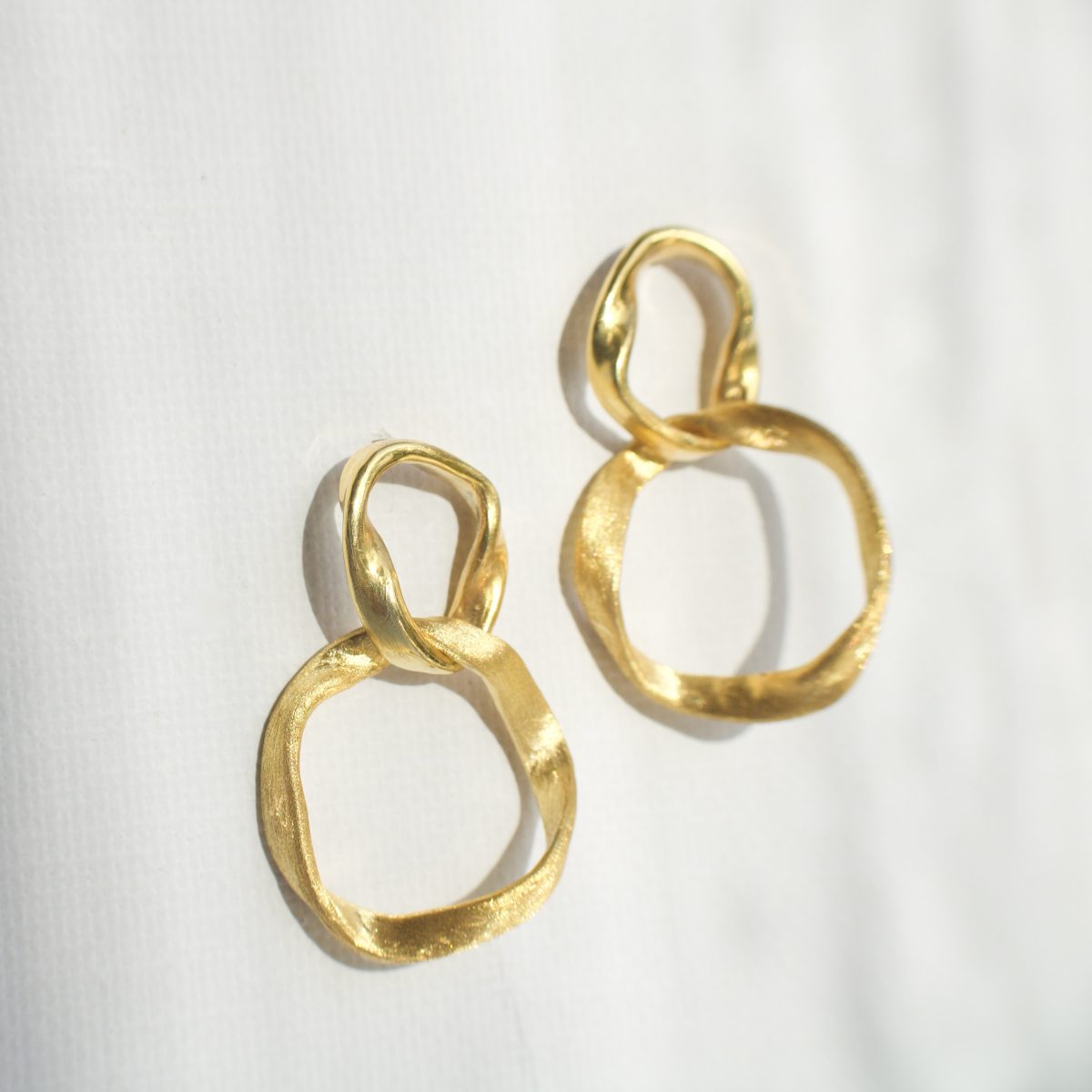 Beatha gold interlocking ripples earrings