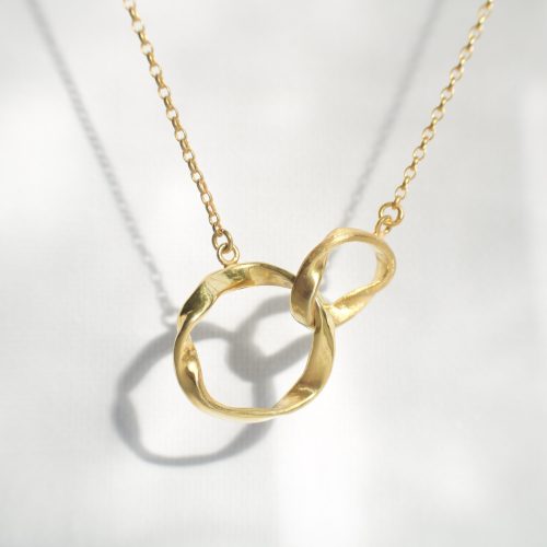 Yourliri jewellery Beatha Collection Interliked circle necklace, twisted gold ribbon necklace